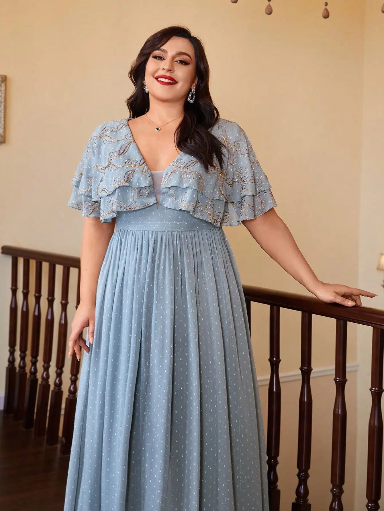 V-neck, double-layered shawl sleeves, chiffon, gold thread embroidery, large hem, bright silk long dress